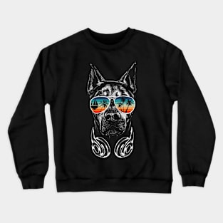 Dog with cool sun glasses for vacationers Crewneck Sweatshirt